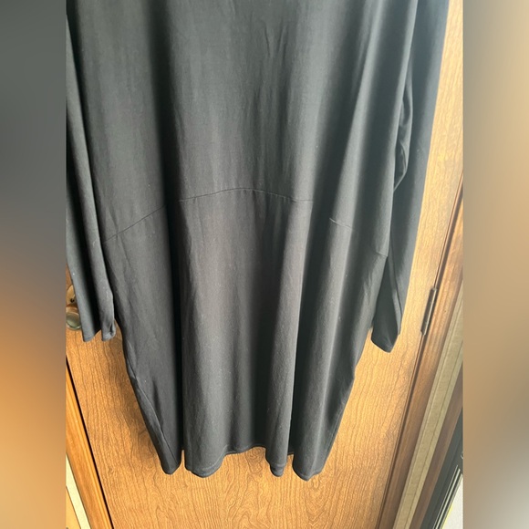 Eileen Fisher Black Long Sleeve Crewneck Viscose
Dress with Pockets Size medium - Picture 3 of 10
